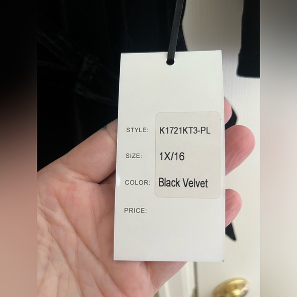 Unique Vintage Black Velvet Surplice Long Sleeve Bodysuit, Size 1x, NWT! - Picture 8 of 14